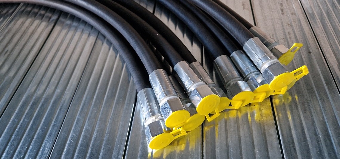 Lisované hadice s koncovkami